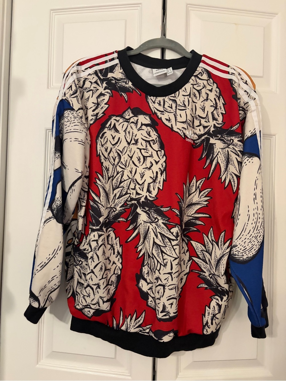 adidas Original x The Farm Company Pineapple Boyfriend Sweatshirt Size Small EUC